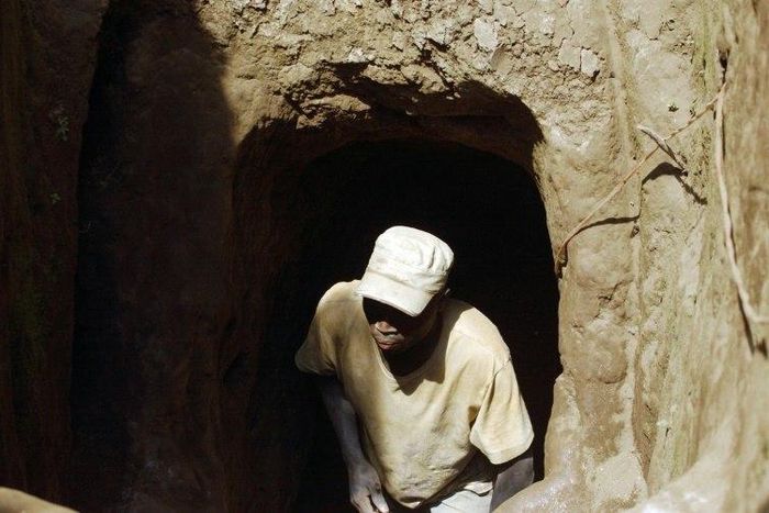 Hedge fund Och-Ziff paid bribes to officials in five African countries to secure mining rights and corruptly influence government officials