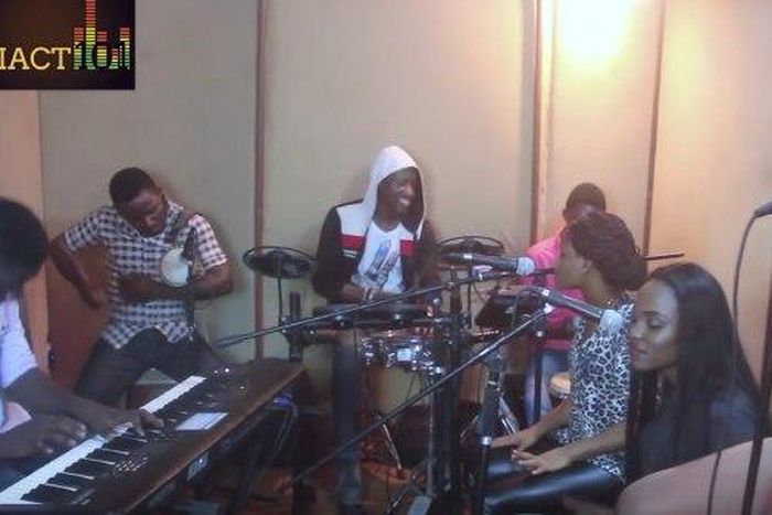 Daniella and the nubreed 'Good time' cover