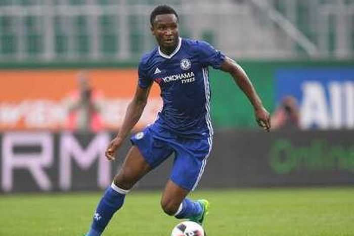 Bayan shekara goma, Mikel Obi ya shirya ya bar Ƙungiyar Ƙwallon Ƙafa na Chelsea.