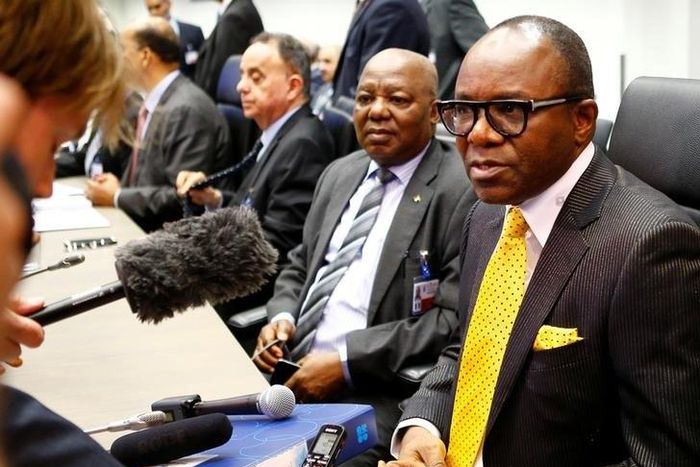 Nigeria's Oil Minister Emmanuel Ibe Kachikwu (R) talks to journalists before a meeting of OPEC oil ministers in Vienna, Austria, June 2, 2016.   REUTERS/Leonhard Foeger