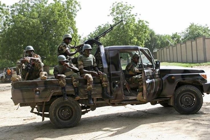 Niger soldiers provide security for an anti-Boko Haram summit in Diffa city, Niger September 3, 2015. Picture taken September 3, 2015. REUTERS/Warren Strobel