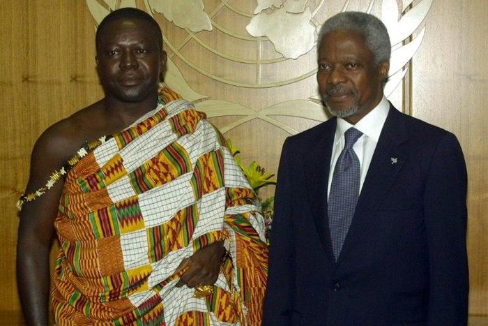 Otumfuo Osei Tutu II (L), King of Ashanti Kingdom of Ghana