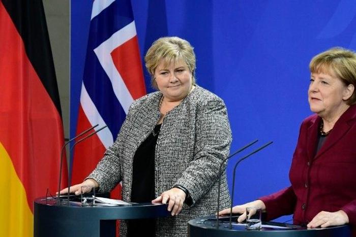 German Chancellor Angela Merkel (R) made the comments at a press conference alongside Norway's Prime Minister Erna Solberg on November 8, 2016
