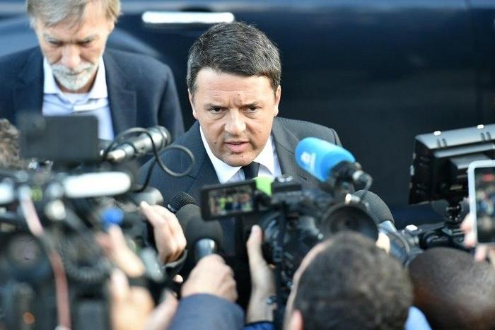 Italian Prime Minister Matteo Renzi described the constitutional referendum as a "contest between nostalgia and the future, between those who want to change nothing and those who are looking ahead"