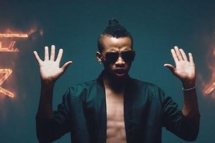 Tekno in 'Pana' video