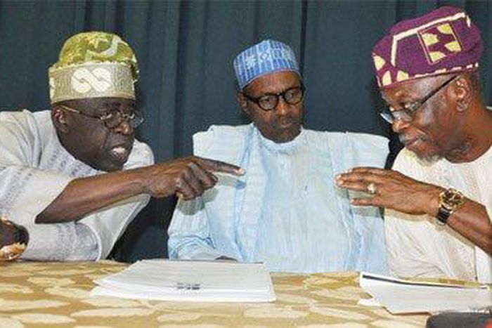 Buhari flanked Bola Tinubu (left) and the APC National Chairman, John Oyegun.