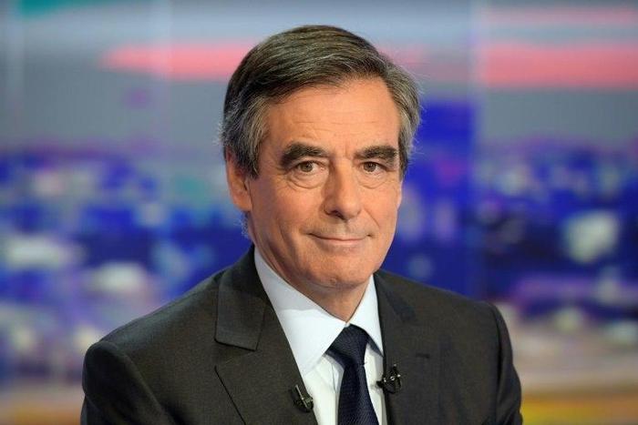 Former French prime minister Francois Fillon poses at French TV channel TF1, on November 21, 2016 in Boulogne-Billancourt