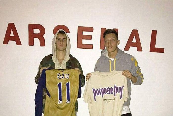 Mesut Ozil and Justin Bieber