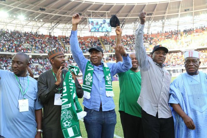 Bukola Saraki (third from left) and Solomon Dalung (second from right)