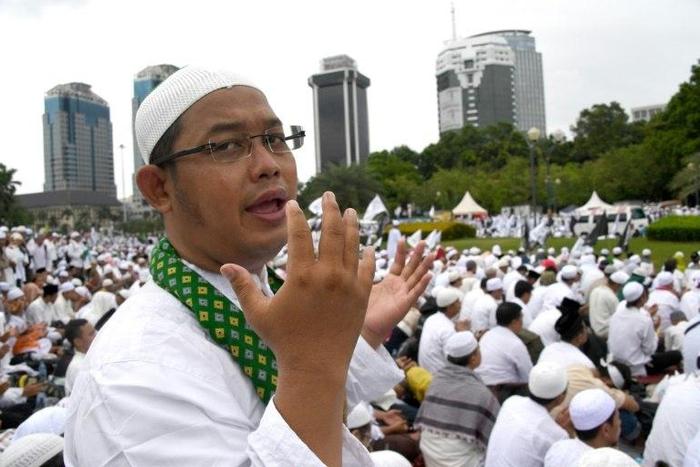 Indonesian Muslims rally against Jakarta's Christian governor Basuki Tjahaja Purnama on December 2, 2016