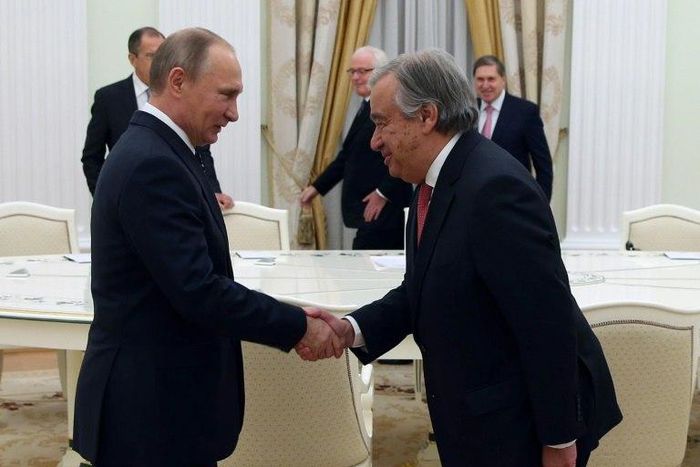 Russian President Vladimir Putin (left) shakes hands with UN Secretary-General designate Antonio Guterres during a meeting at the Kremlin in Moscow, on November 24, 2016