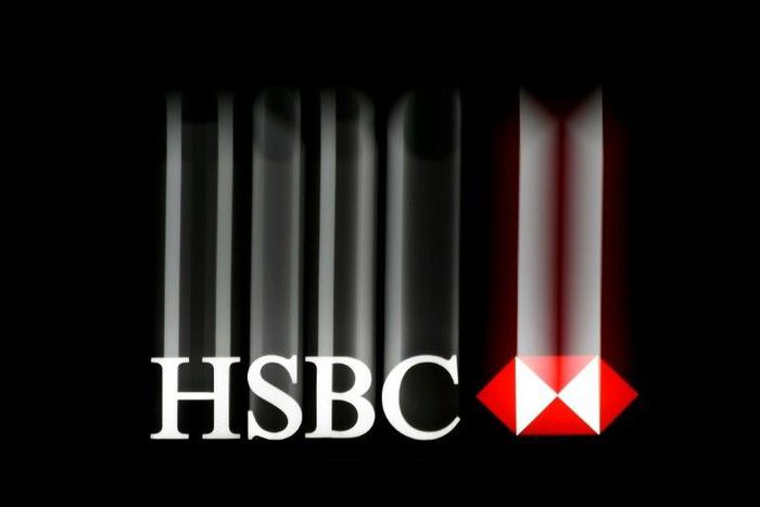 A French prosecutor has called for British banking giant HSBC to stand trial for enabling French clients to hide at least 1.67 billion euros ($1.84 billion) from the taxman, a source says