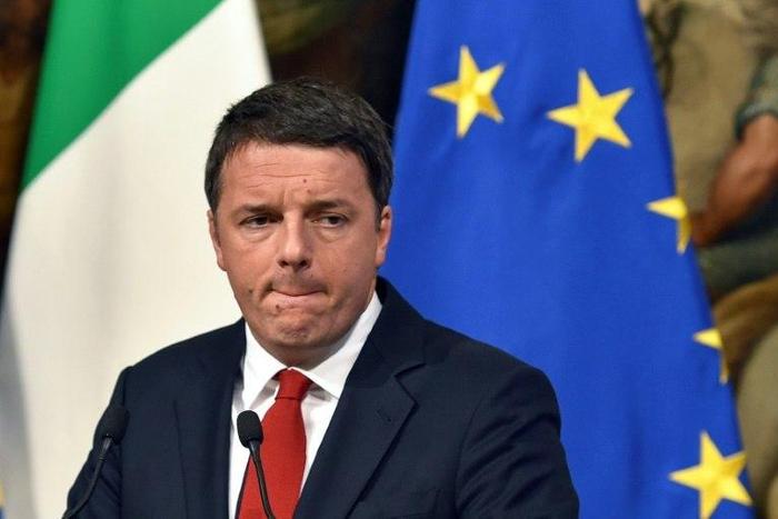 Italian Prime Minister Matteo Renzi is battling to defy opinion polls which point to his proposals to streamline parliament being rejected
