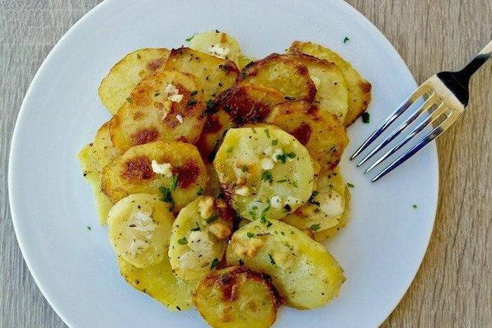 Scalloped potatoes with cheese