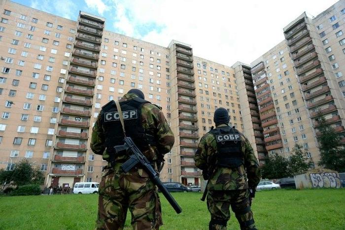 Russia's FSB security service said Saturday it had detained 10 citizens of Central Asian states who planned "high-profile acts of sabotage and terror" in Moscow and Saint Petersburg
