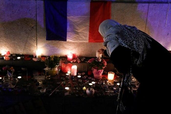 French President Francois Hollande said he wanted to prolong the emergency measures in place since the November 2015 Paris attacks, which had been due to expire in January