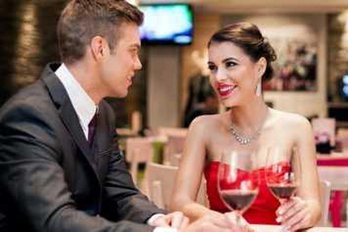 5 things commonly done by girls on a date.