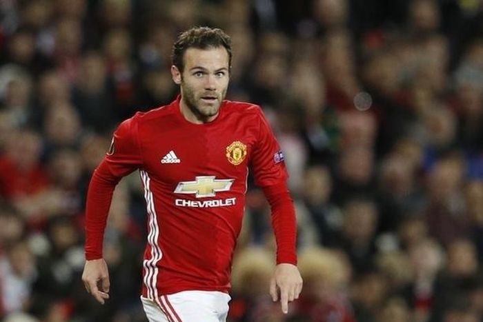 Britain Football Soccer - Manchester United v Fenerbahce SK - UEFA Europa League Group Stage - Group A - Old Trafford, Manchester, England - 20/10/16 Manchester United's Juan Mata in action