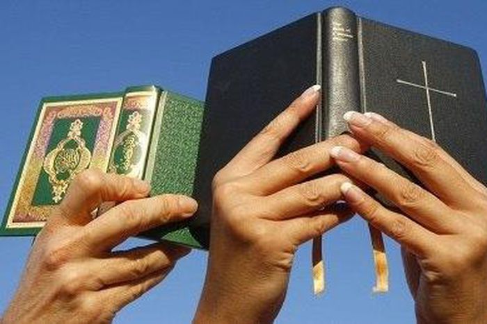 Christian tutor teaches with both Bible and Qur'an