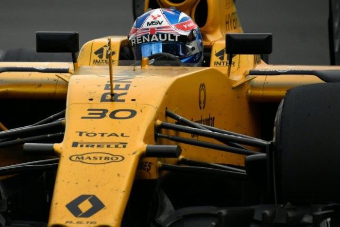 Renault Sport F1 Team's British driver Jolyon Palmer drives his car during the Formula One Mexico Grand Prix in Mexico City, on October 28, 2016