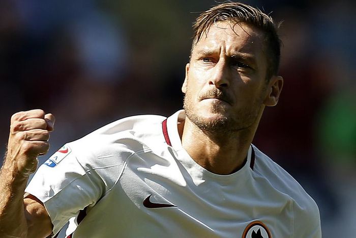 ___5536851___https:______static.pulse.com.gh___webservice___escenic___binary___5536851___2016___9___27___17___francesco-totti-cropped_5h2m77jnduuc1p4iqd4f25p15_1