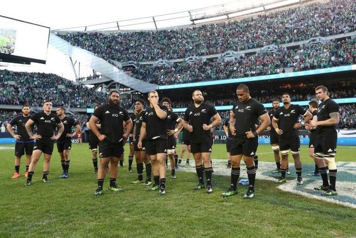 Dejected New Zealand players look on following their team's 40-29 defeat to Ireland on November 5, 2016 in Chicago, United States