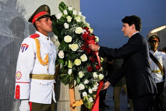 Canada First Minister Justin Trudeau places a wreath at the Jose Marti monument at Revolution Square in Havana, on November 15, 2016
