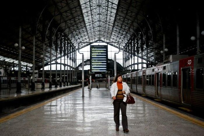 Fertagus, which operates trains linking Lisbon to Setubal roughly 50 kilometres (30 miles) to the south, put up posters at its stations that read: "Travelling without eating breakfast can affect everyone's trip!"