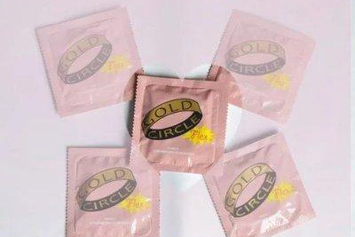 Gold Circle Flex Condoms