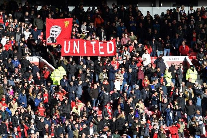 Jose Mourinho, thus far thwarted in his ambition to become the first coach to win the Champions League with three different clubs, must currently eye more modest goals as his side host Feyenoord