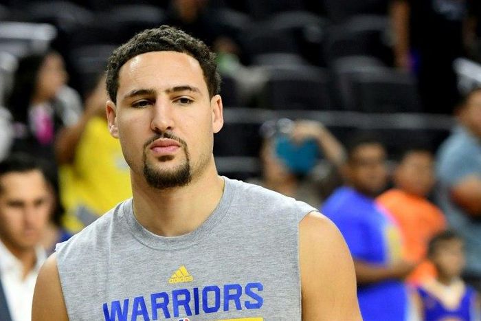 Klay Thompson scored a career-high 60 points as Golden State Warriors beat the Indiana Pacers 142-106 in Oakland on December 5, 2016