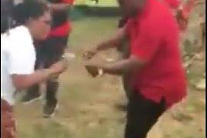 ___5466079___https:______static.pulse.com.gh___webservice___escenic___binary___5466079___2016___9___7___15___mahama+dance