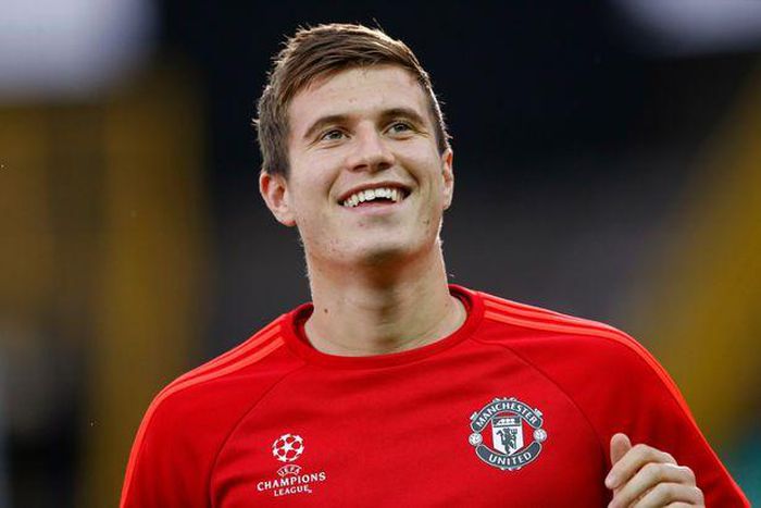 Sunderland sign McNair and Love from Manchester United