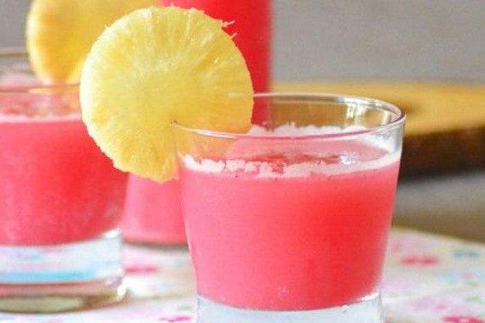 Pineapple/zobo drink