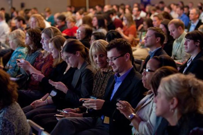 Clerics call for ban of phones in church