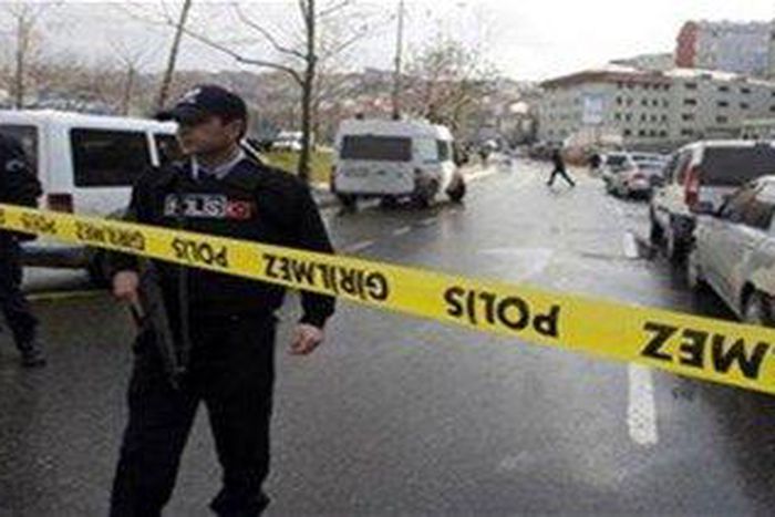 Car bomb kills three, wounds 100 in eastern Turkey