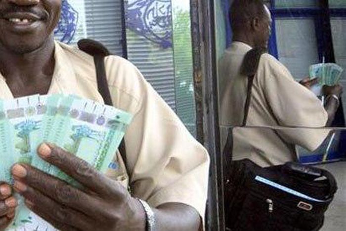 Sudanese pound falls to record low against dollar on black market