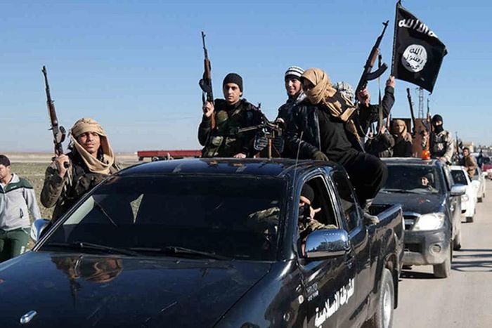 Islamic State attack kills 10 in Yemen's Mukalla before PM visit