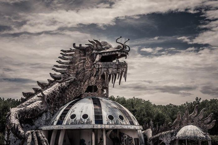 Abandoned Ho Thuy Tien park