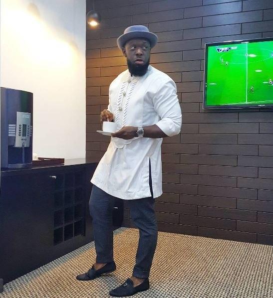 Singer celebrates self with new photo | Pulse Nigeria