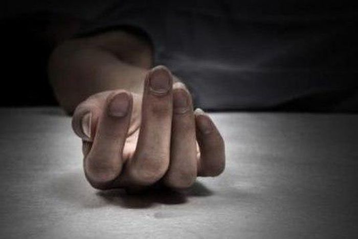 Retiree slumps after fruitless search for money to buy drugs