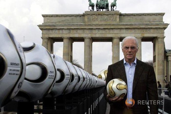 German soccer icon Beckenbauer has bypass surgery - Bild