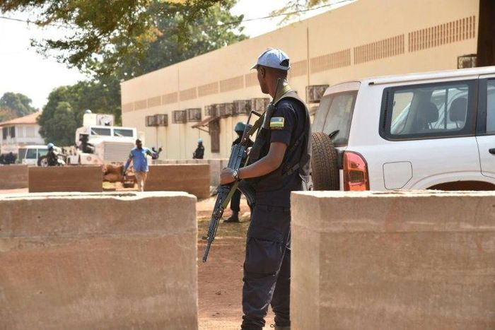 The United Nations Peacekeeping Mission in the Central African Republic said it has arrested 10 heavily armed men, including two former warlords from the majority-Muslim Seleka rebellion 