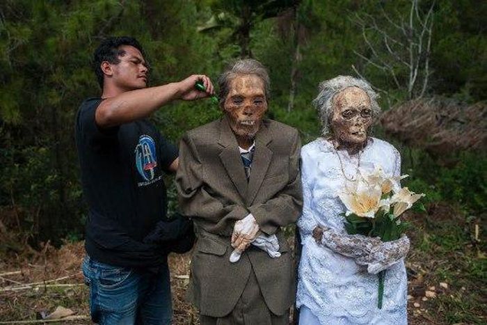 Villagers give dead relatives make overs