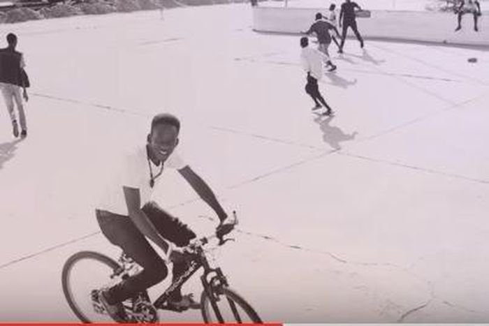 Mr Eazi ''I no fit lie series''