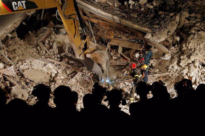 Italy quake toll rises to nearly 250 as rescuers struggle to find survivors