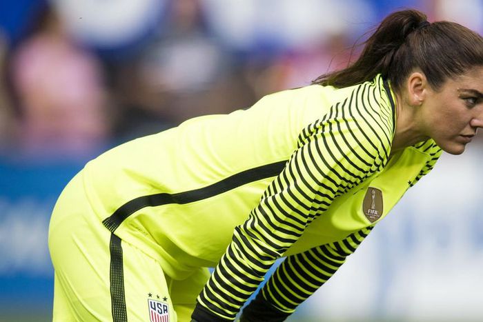 ___5417801___https:______static.pulse.com.gh___webservice___escenic___binary___5417801___2016___8___25___13___hope-solo-cropped_183z158uxkh5w1cm45aca3010e