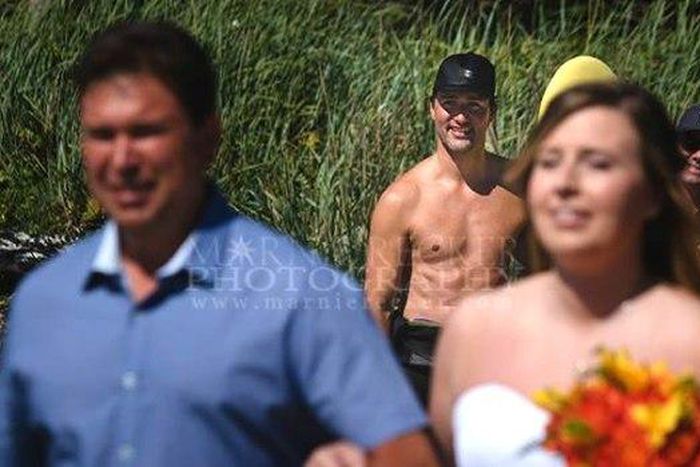 Prime Minister photobomb's beach wedding ceremony