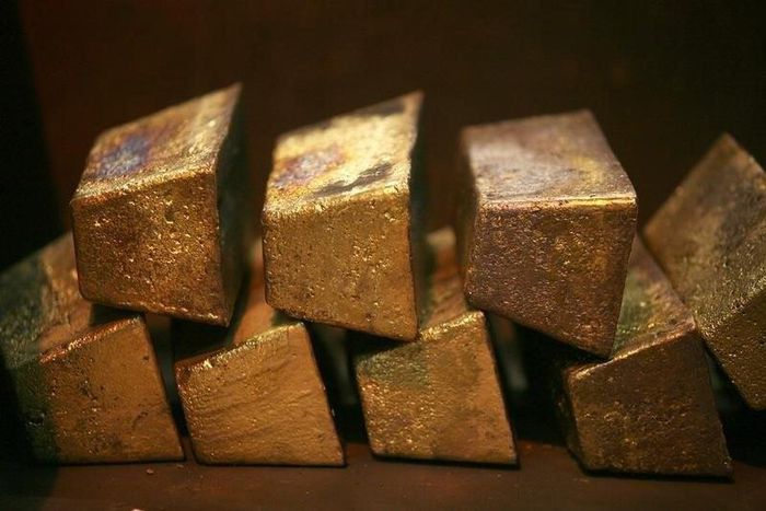 Gold bars are displayed at South Africa's Rand Refinery in Germiston May 30, 2006.
