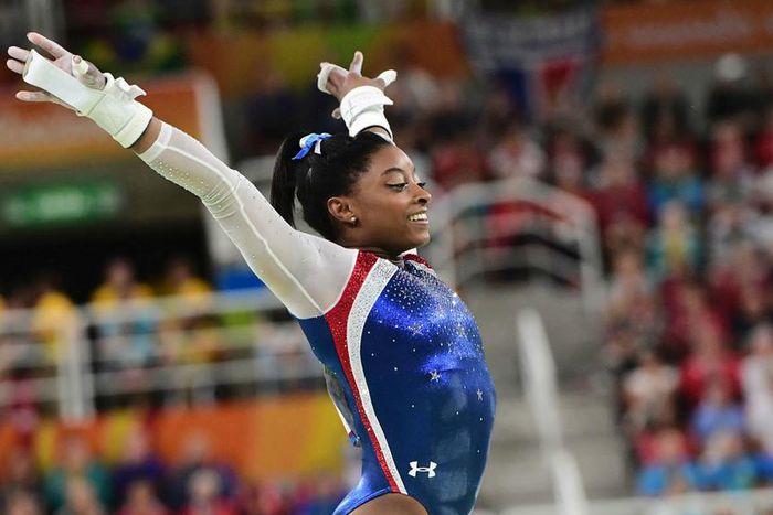 ___5369876___https:______static.pulse.com.gh___webservice___escenic___binary___5369876___2016___8___12___4___simonebiles-cropped_e19kicgbr4r81prnn0jqjvyin_1